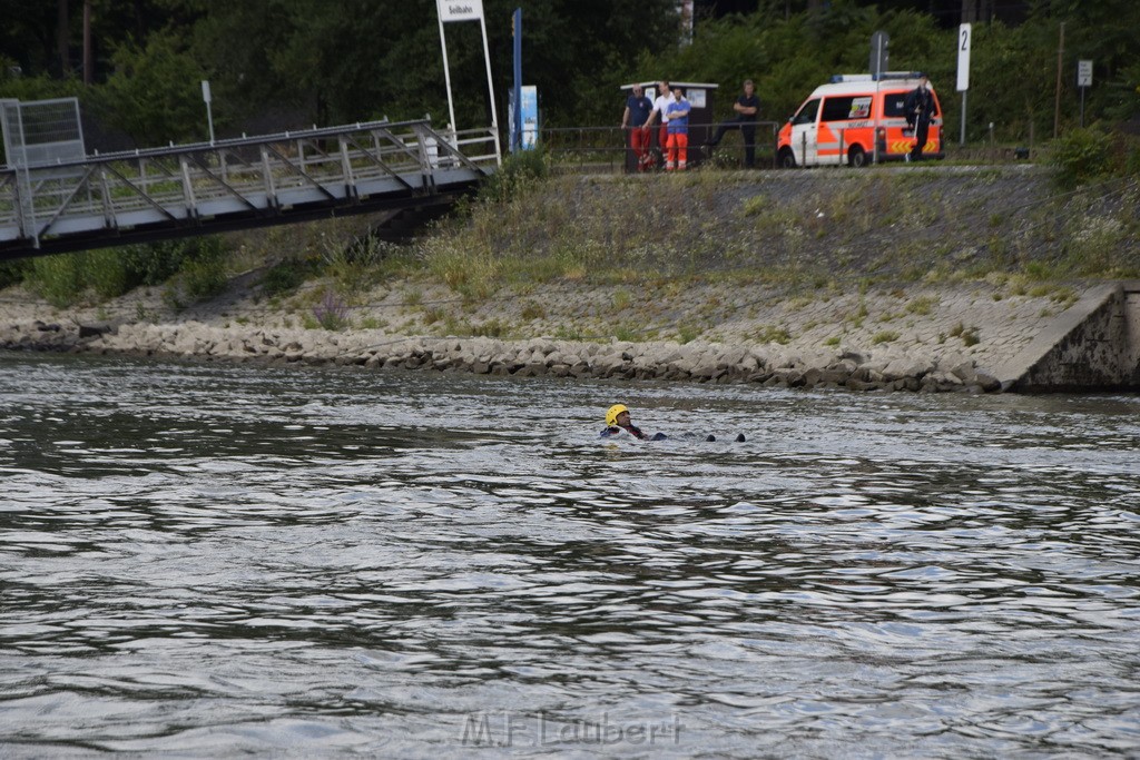 Uebung BF Taucher und Presse Koeln Zoobruecke Rhein P074.JPG - Miklos Laubert